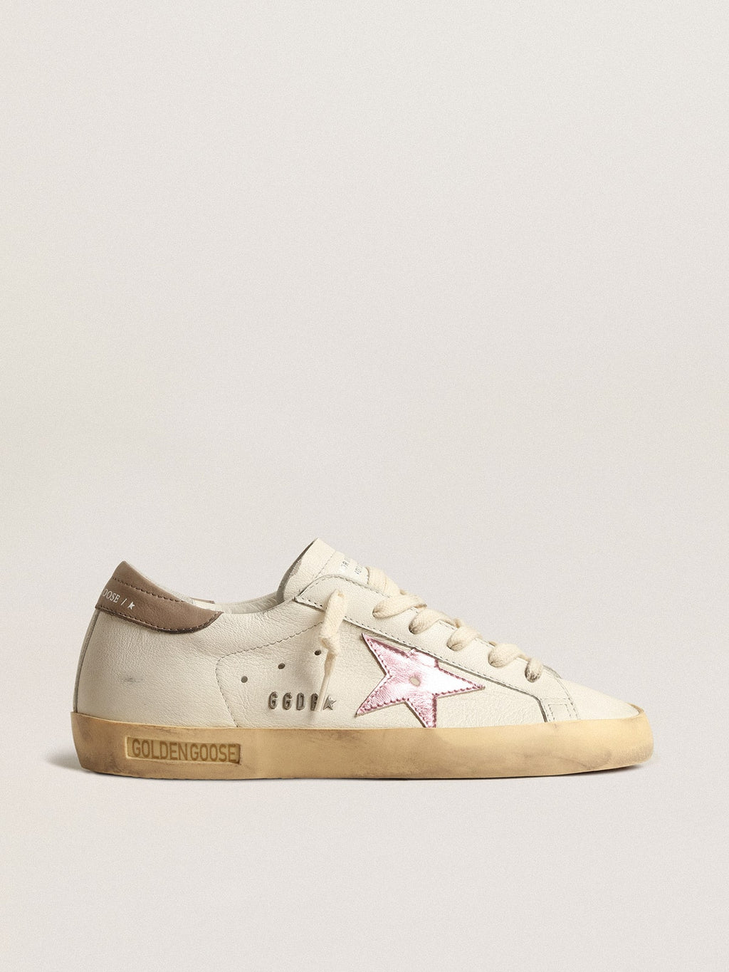 Golden Goose Super-Star Donna in Nappa Bianca con Stella in Pelle Laminata Rosa