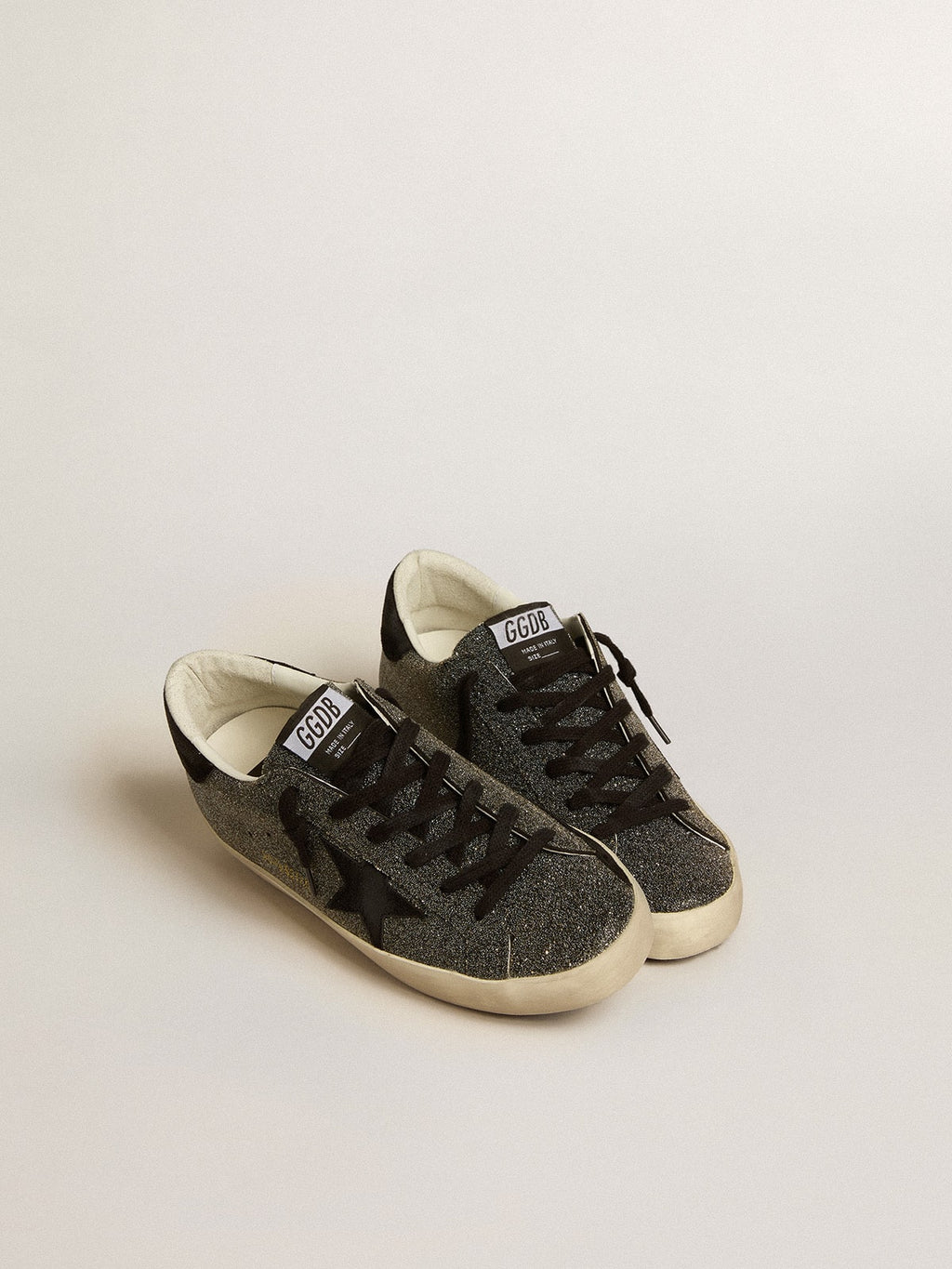 Golden Goose Super-Star Donna in Cristalli Swarovski Neri con Stella in Suede Nero