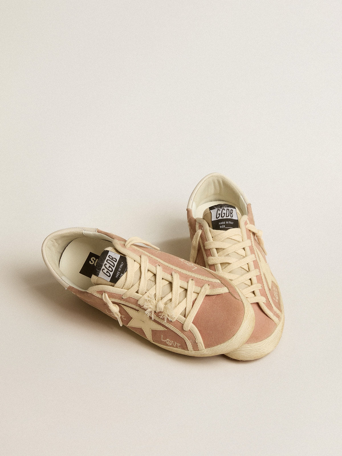 Golden Goose Super-Star Donna in Suede Rosa Polvere con Stella in Pelle Color Crema