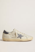 Golden Goose Super-Star  con Stella in Pelle Color Panna con Cristalli Swarovski e Talloncino in Pelle Blu con Stampa Lucertola