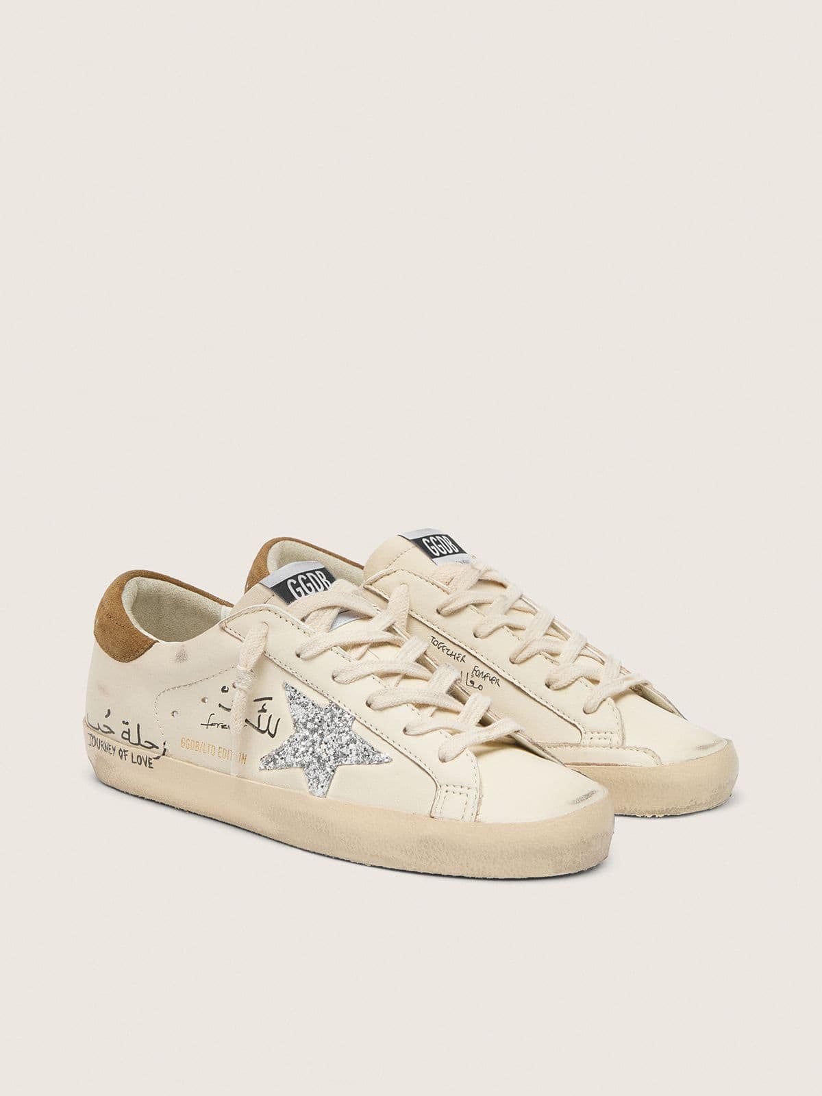 Golden Goose Super-Star Donna in Nappa con Stella in Glitter Argento e Scritte All Over