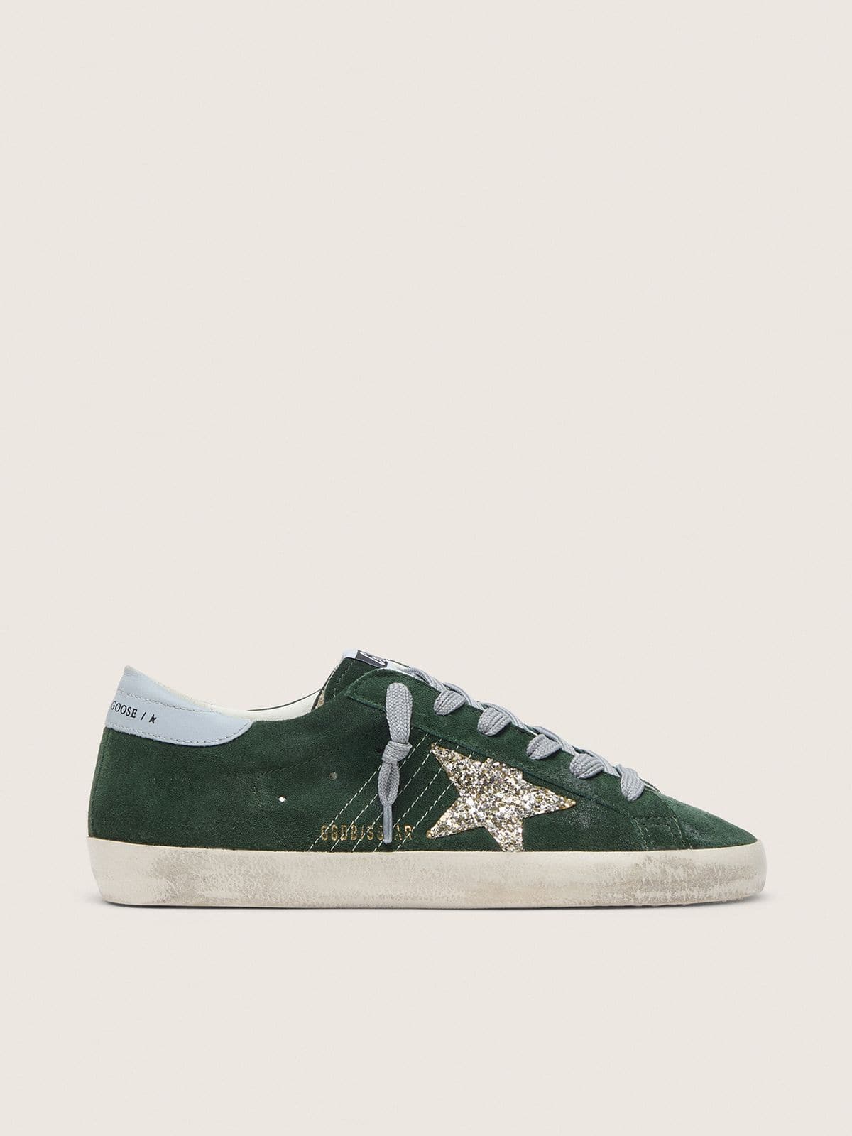 Golden Goose Super-Star Donna in Suede Verde con Stella in Glitter Argento e Talloncino in Pelle