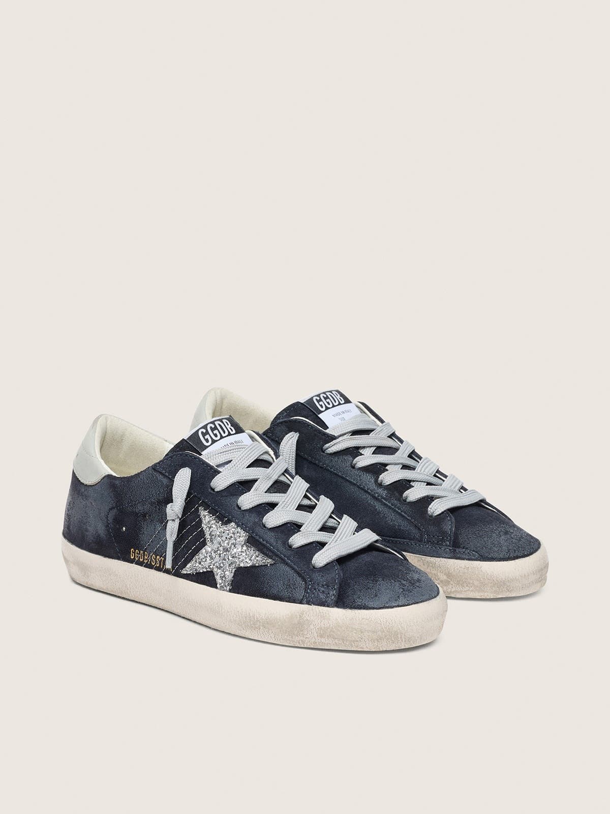 Golden Goose Super-Star Donna in Suede Blu con Stella in Glitter Argento e Talloncino in Pelle
