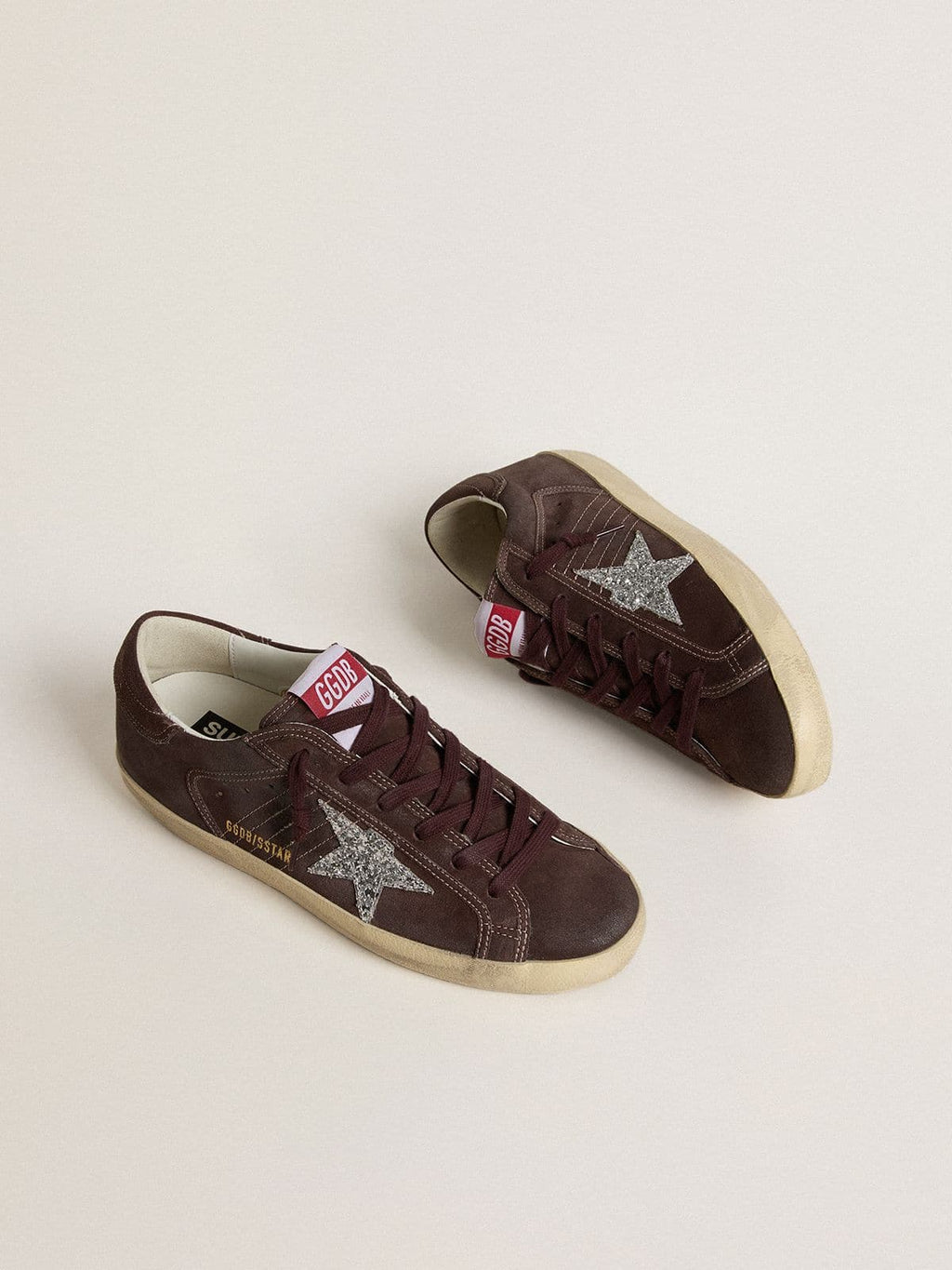 Golden Goose Super-Star Donna in Suede Color Marrone e Stella in Glitter Color Argento