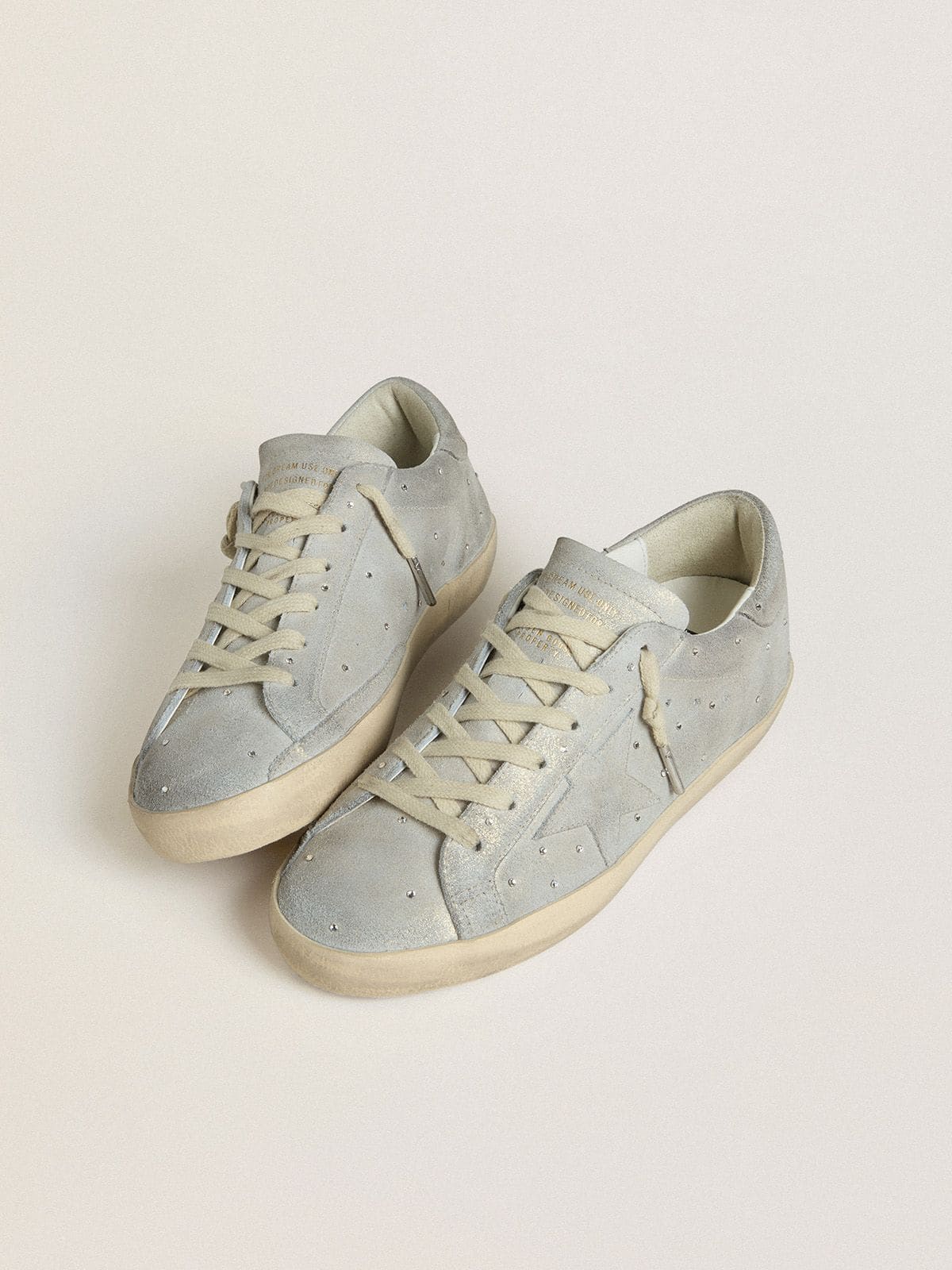 Golden Goose Super-Star Donna Ltd in Suede Platino e Cristalli Swarovski con Stella in Suede Platino