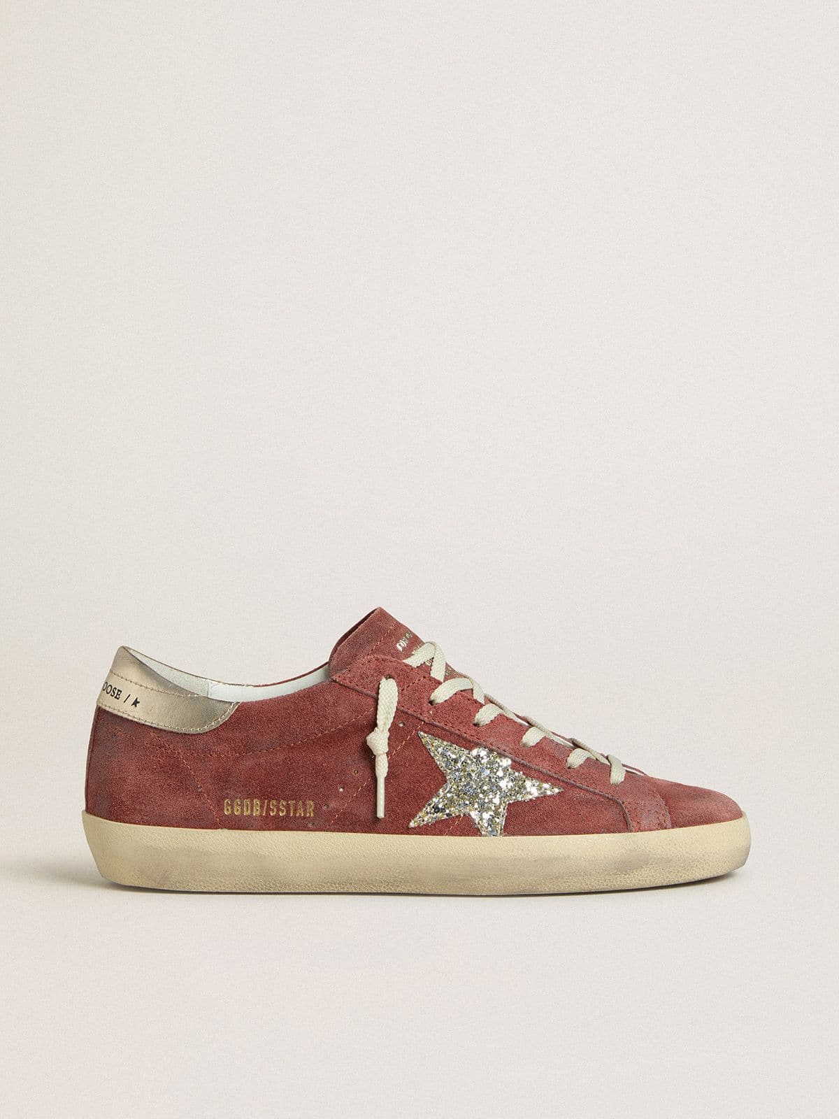 Golden Goose Super-Star Donna Ltd in Suede Rosso con Stella in Glitter Argento e Talloncino in Pelle Laminata