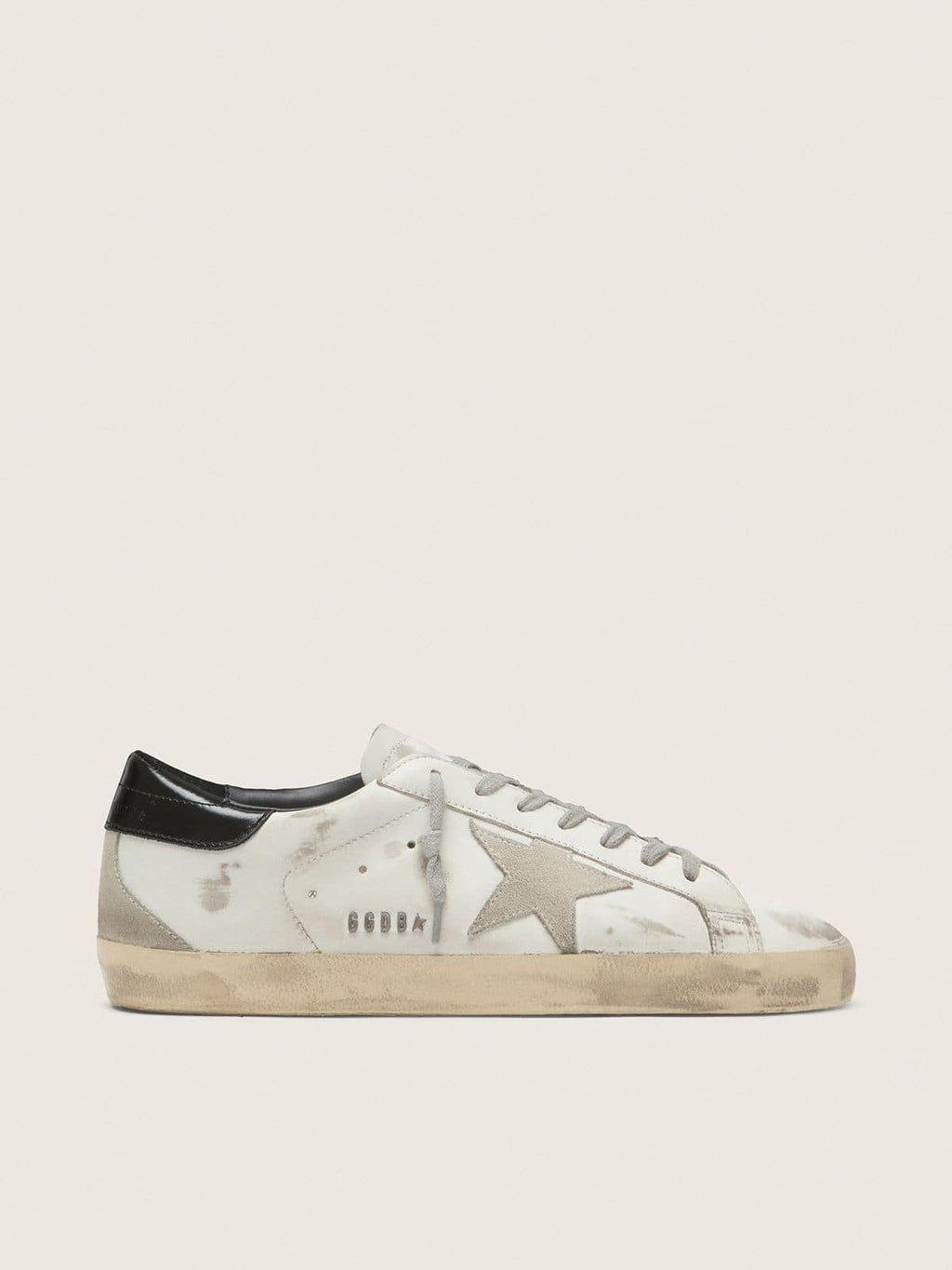 Golden Goose Super-Star Donna con Talloncino Nero e Metal Studs Lettering