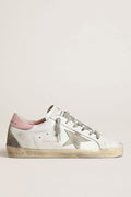 Golden Goose Super-Star Donna con Stella in Suede Grigio e Talloncino in Pelle Rosa