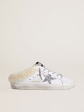 Golden Goose Super-Star Sabot in Pelle Bianca e Fodera in Shearling con Stella Argento