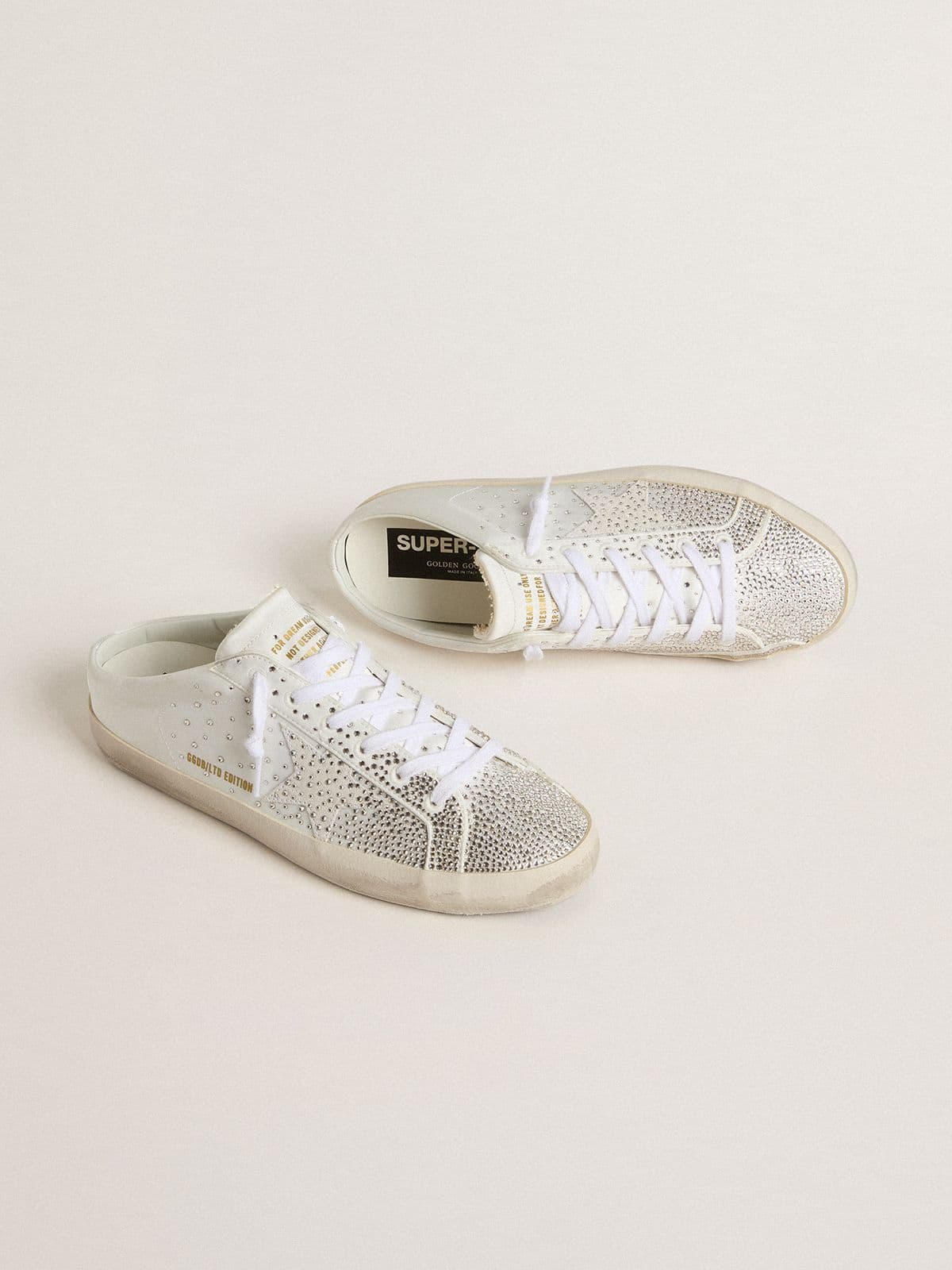 Golden Goose Super-Star Sabot Ltd Donna con Stella in Suede Grigia e Cristalli Swarovski