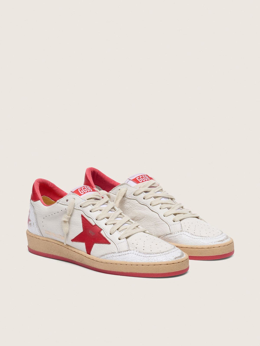 Golden Goose Ball Star Donna in Pelle Bianca con Stella e Talloncino Rossi