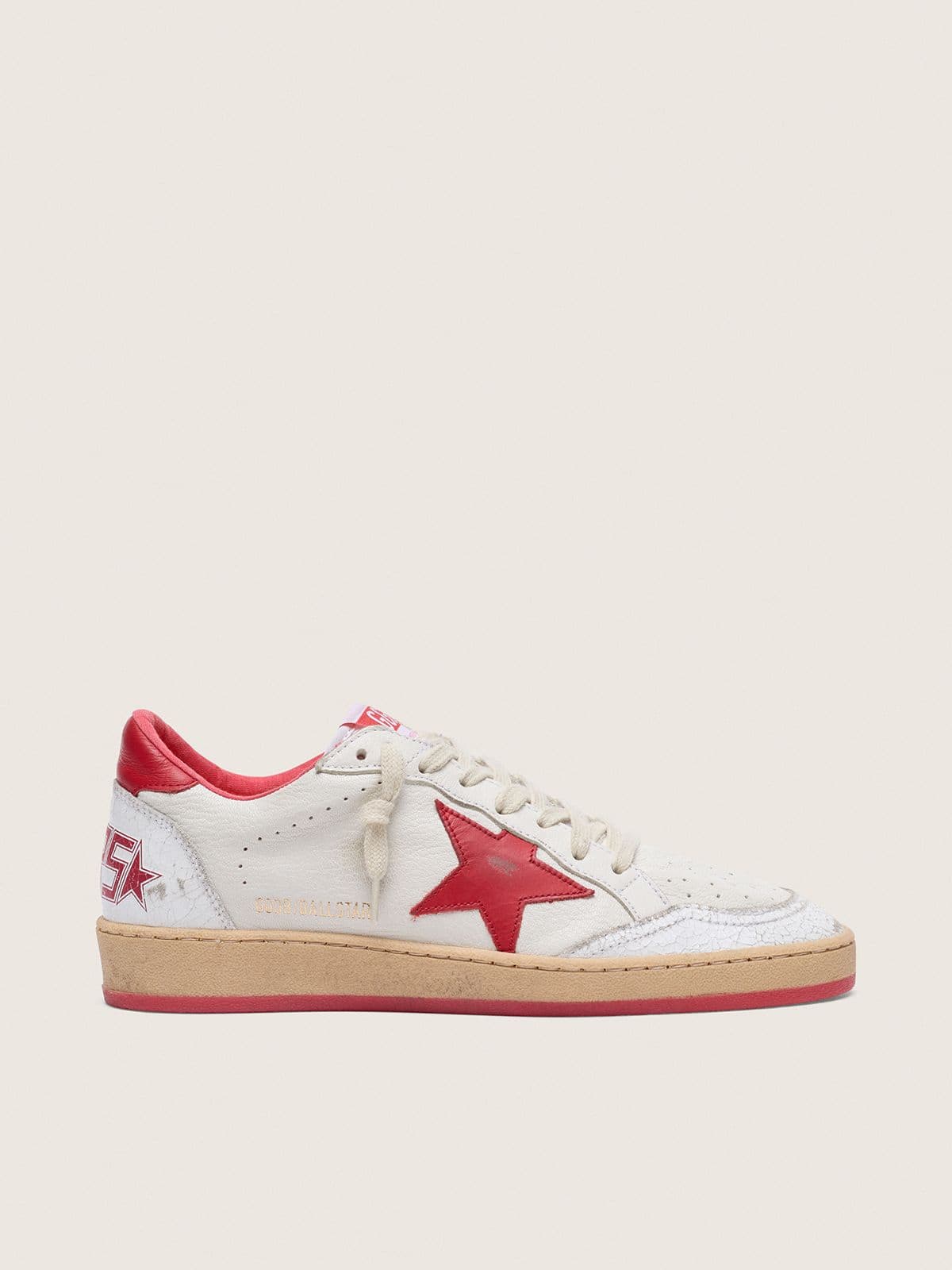 Golden Goose Ball Star Donna in Pelle Bianca con Stella e Talloncino Rossi