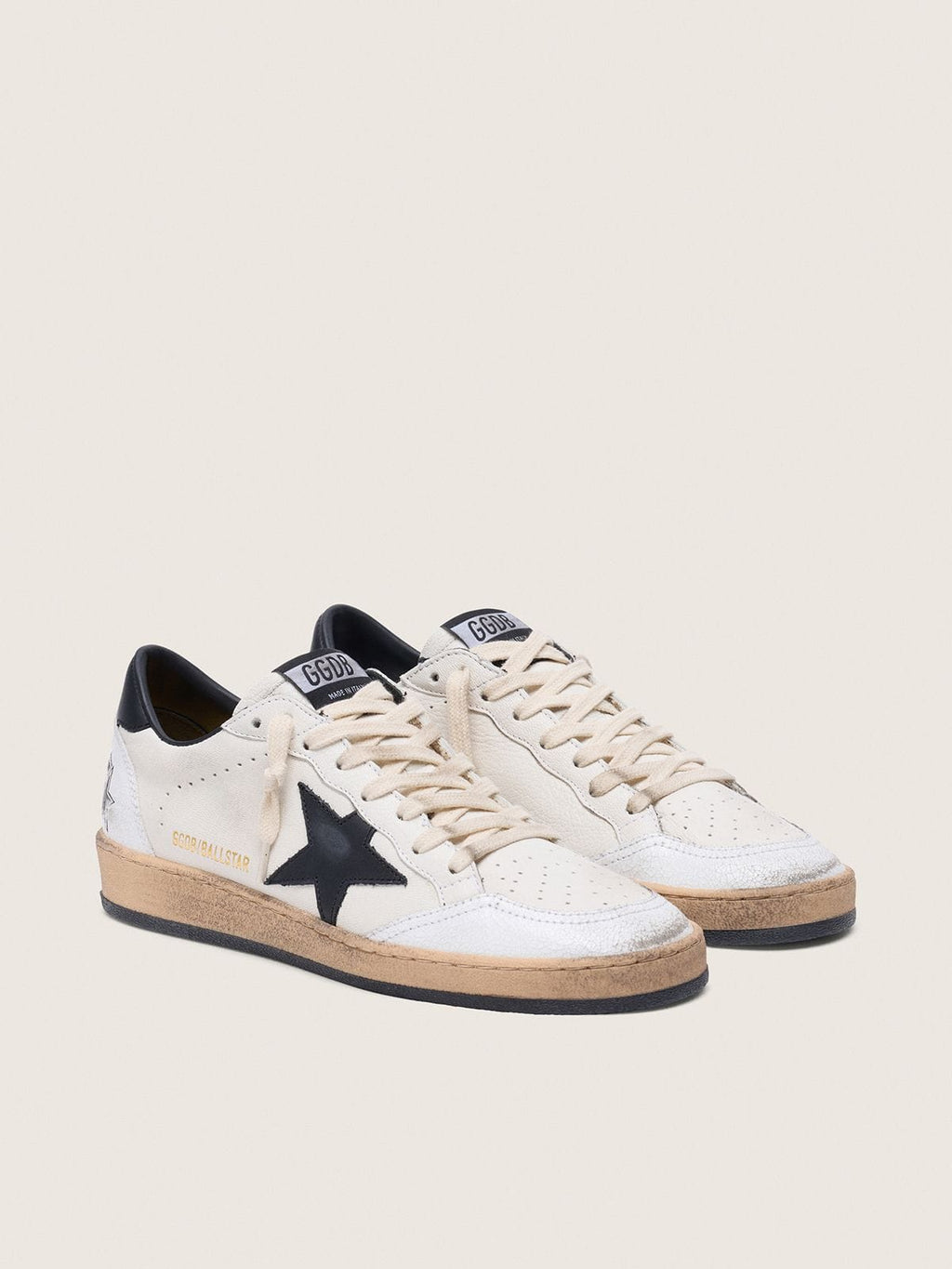 Golden Goose Ball Star Donna in Nappa con Stella Nera e Talloncino Nero