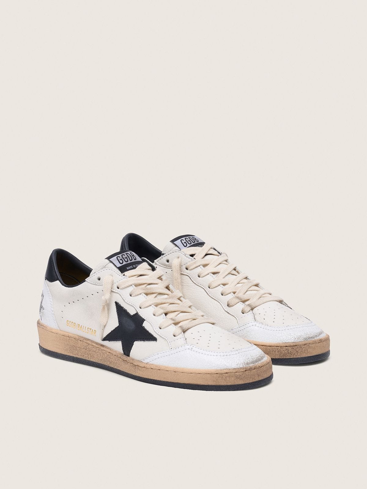 Golden Goose Ball Star Donna in Nappa con Stella Nera e Talloncino Nero