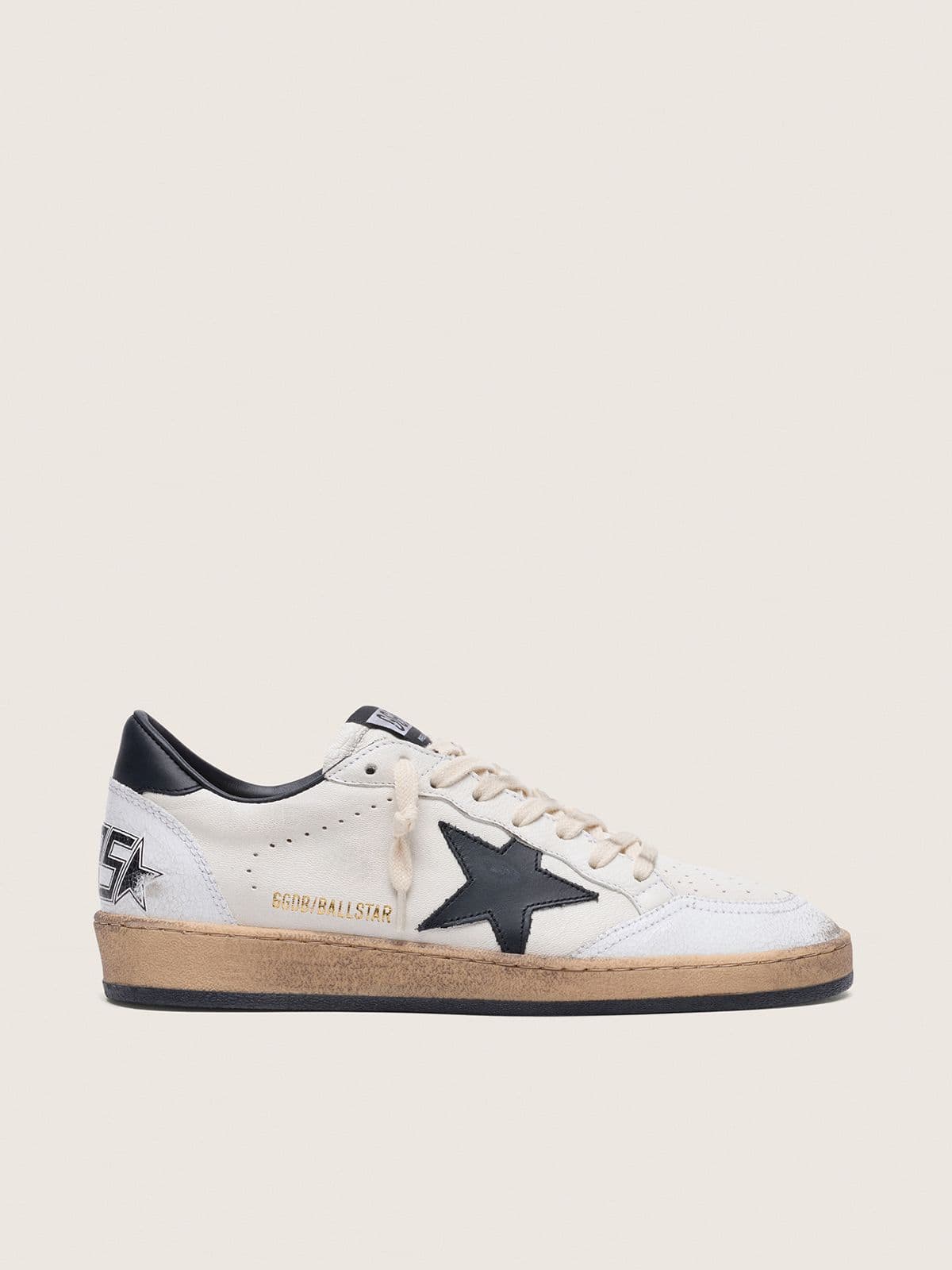 Golden Goose Ball Star Donna in Nappa con Stella Nera e Talloncino Nero