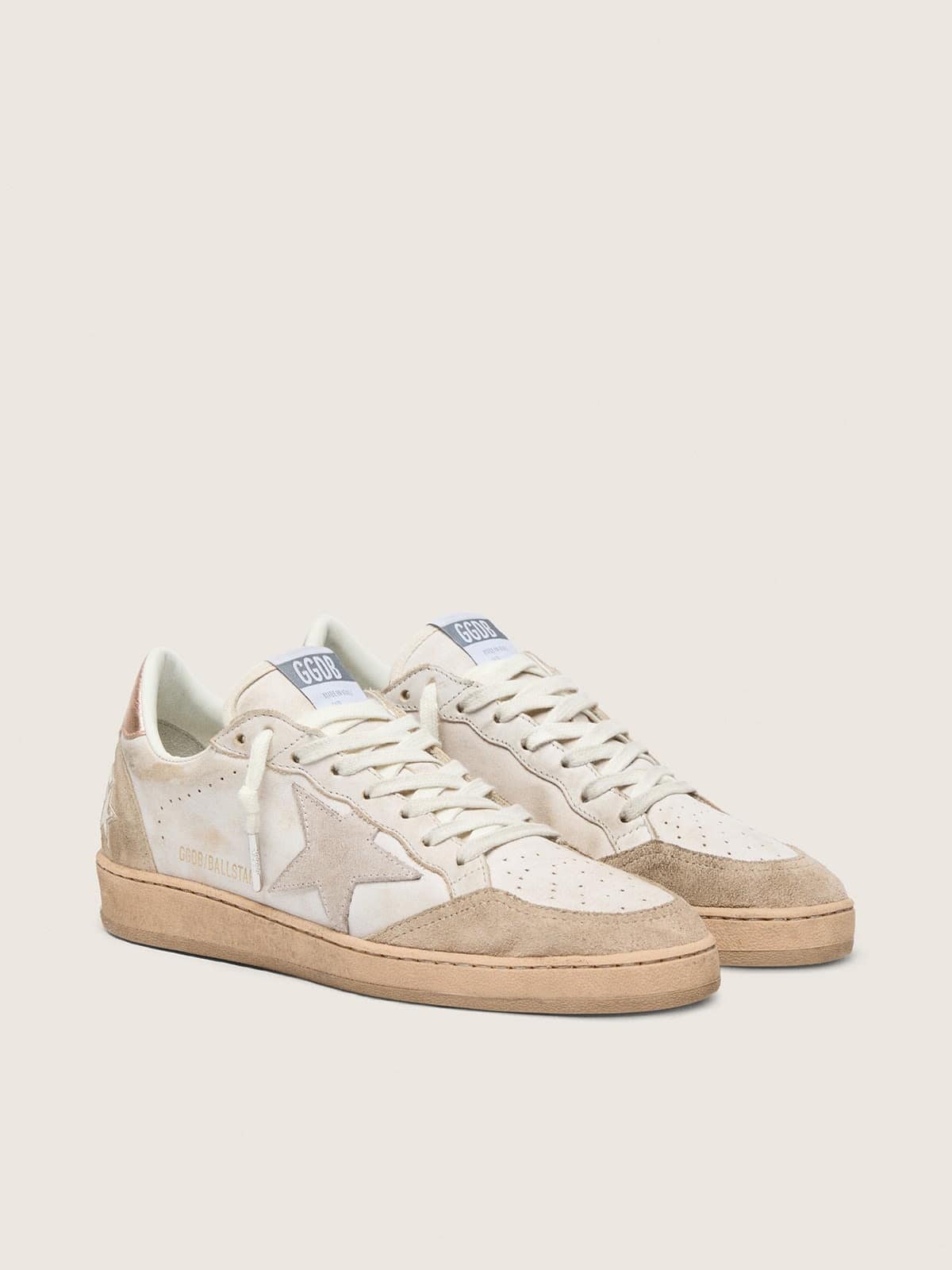 Golden Goose Ball Star con Stella in Suede Rosa e Bordi Glitter Argento e Talloncino Oro Rosa