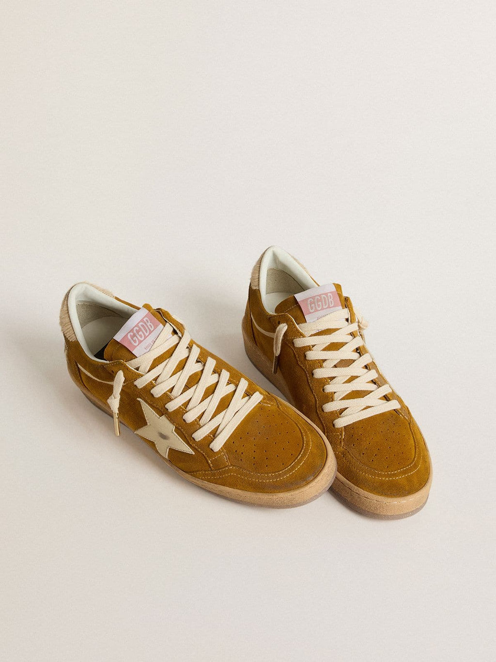 Golden Goose Ball Star Donna in Suede con Stella in Pelle Beige e Talloncino in Cavallino