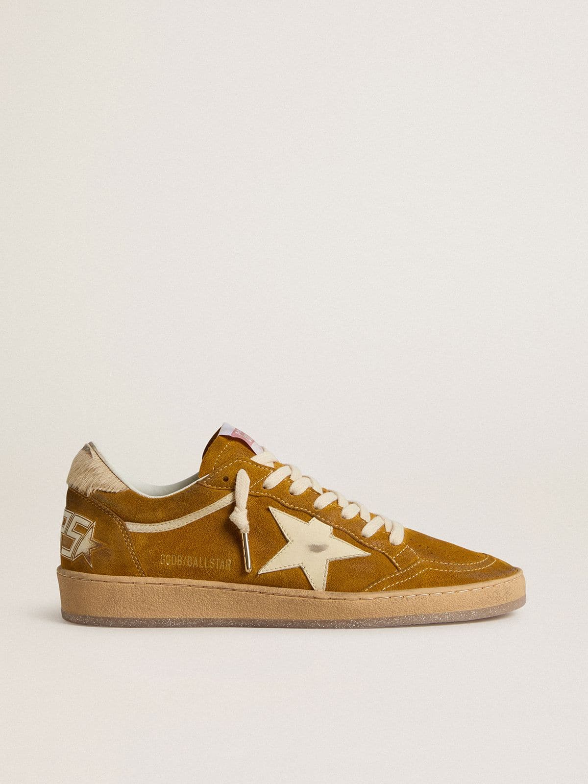 Golden Goose Ball Star Donna in Suede con Stella in Pelle Beige e Talloncino in Cavallino