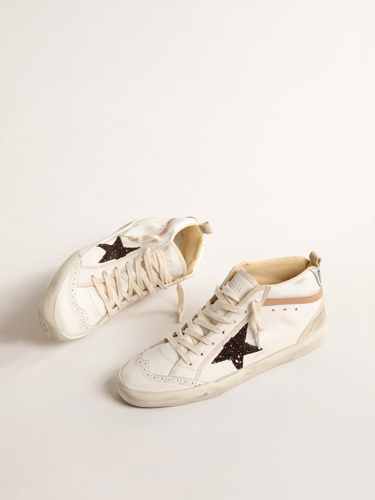 Golden Goose Mid Star  in Nappa con Stella in Glitter e Virgola in Pelle Nude