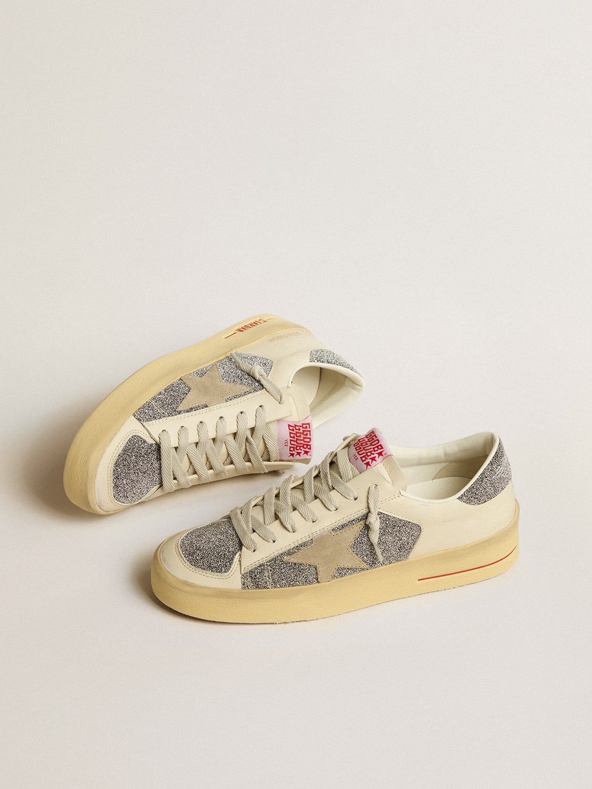 Golden Goose Stardan Donna in Suede con Stella Sabbia e Inserti in Cristalli Swarovski Argento