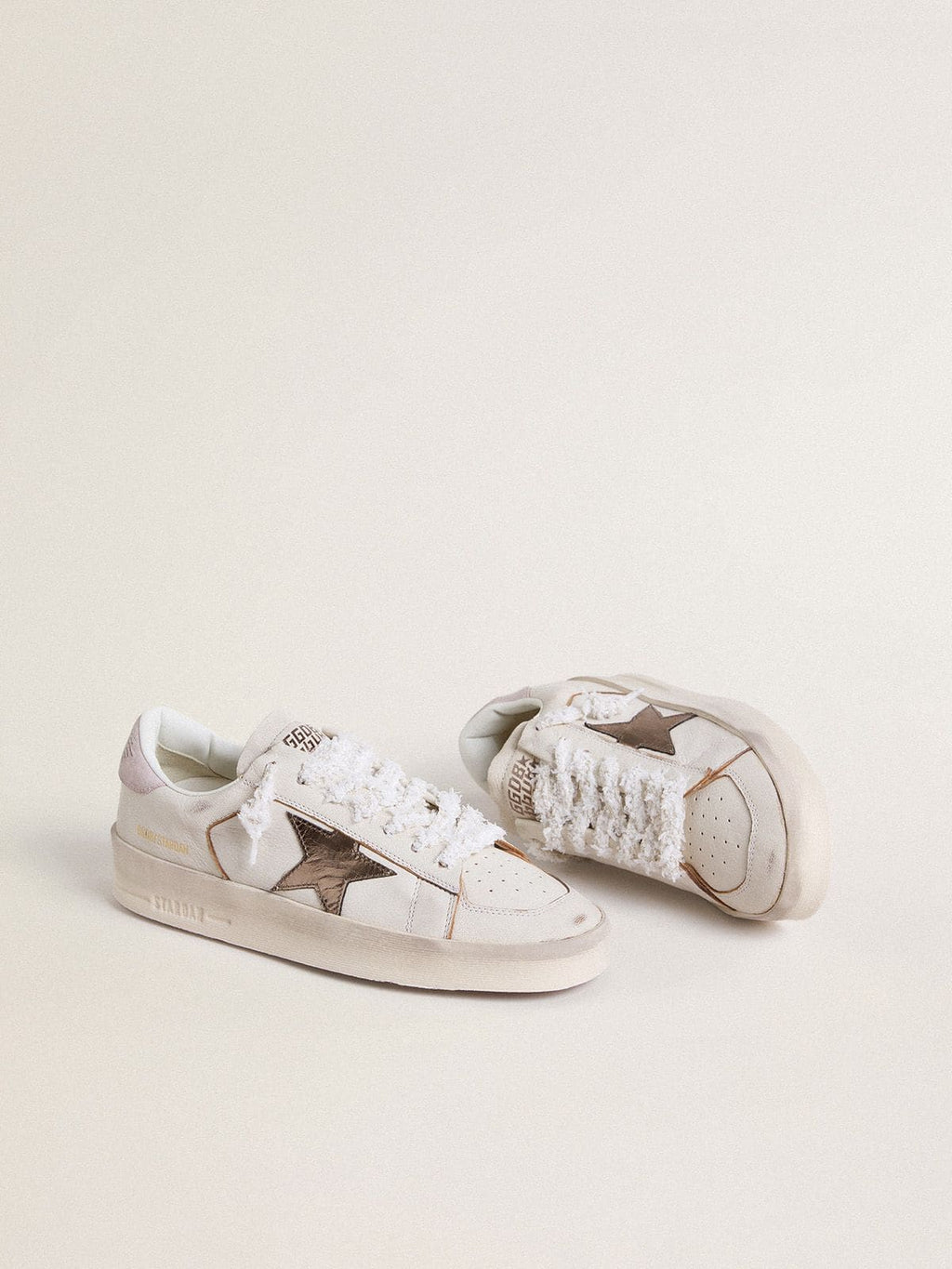 Golden Goose Stardan in Nappa con Stella in Pelle Laminata Argento e Talloncino in Suede Rosa