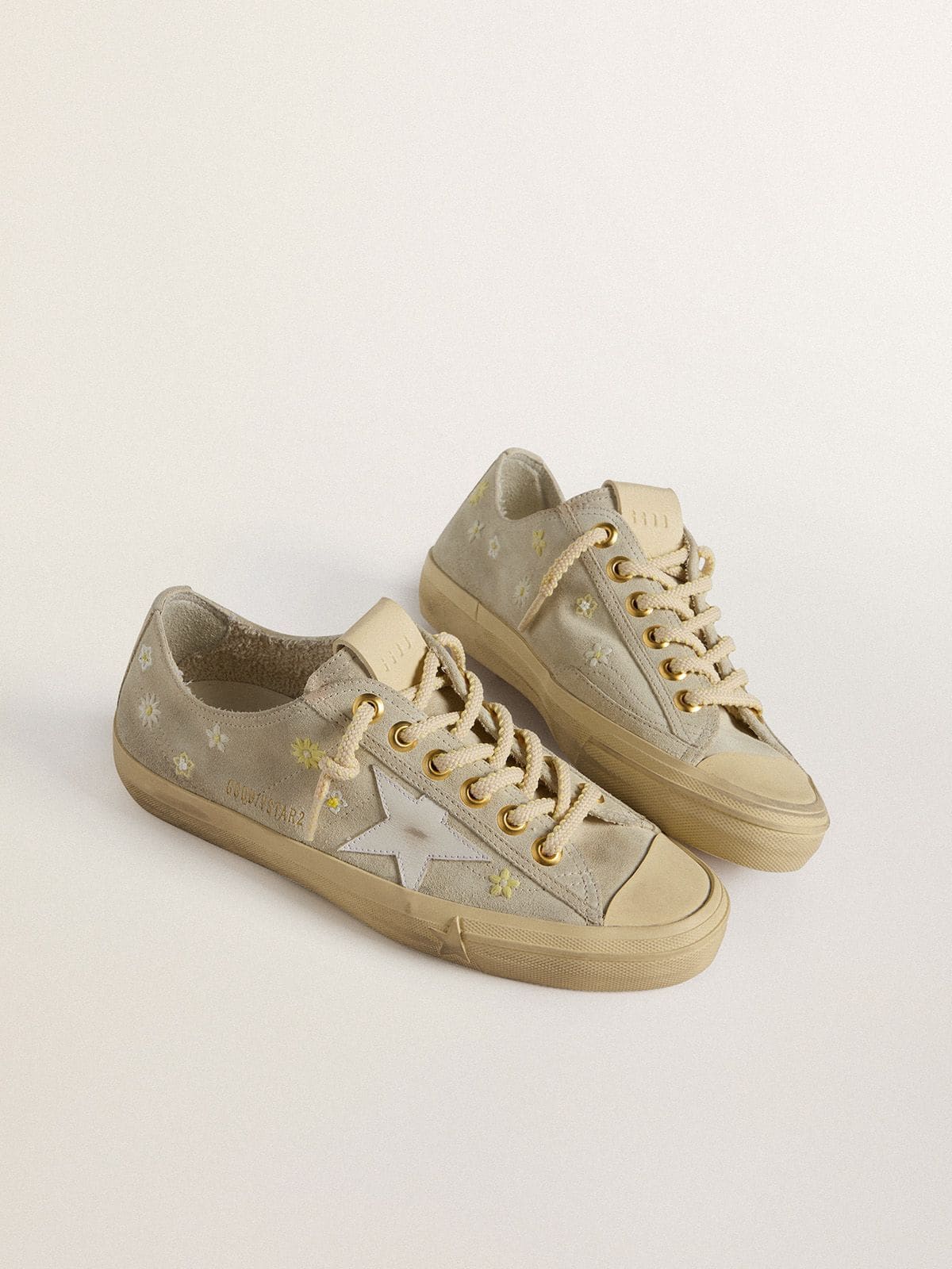 Golden Goose V Star Donna in Suede Grigio Ghiaccio con Stella in Pelle Bianca e Ricami Floreali