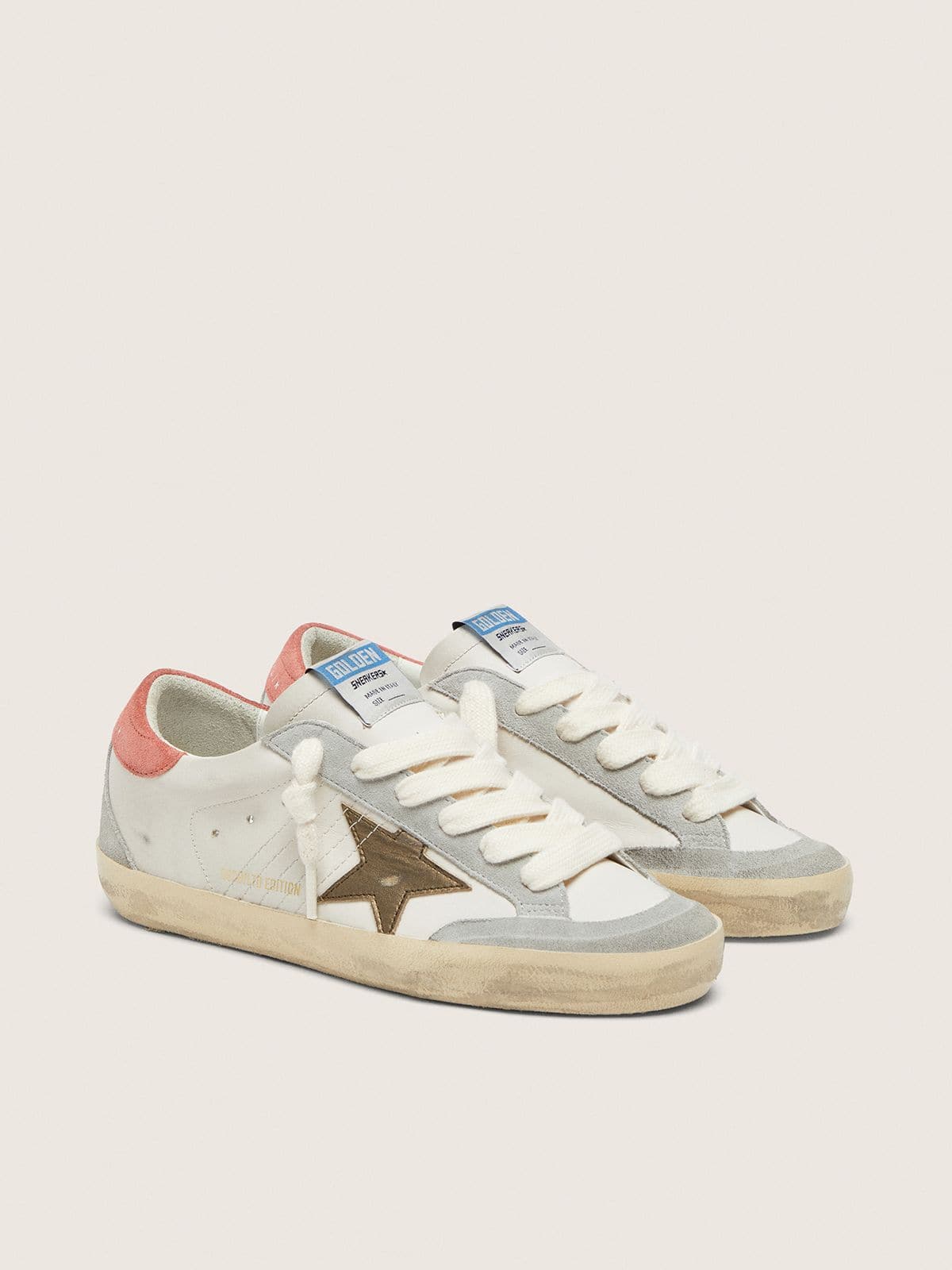 Golden Goose Super-Star Ltd Donna in Pelle Bianca con Stella Laminata Bronzo