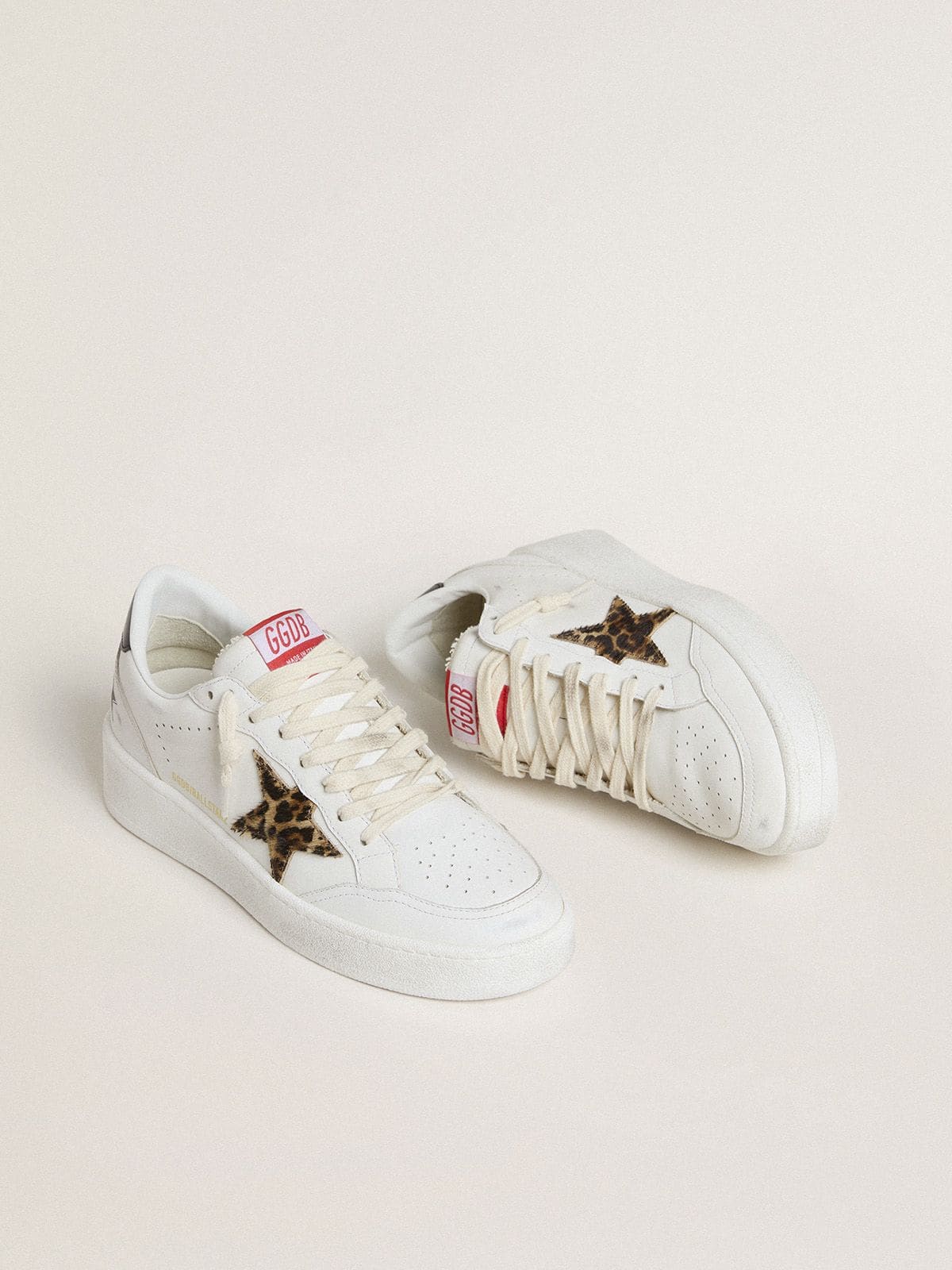 Golden Goose Ball Star con Stella in Cavallino Leo e Talloncino in Pelle Laminata Nera