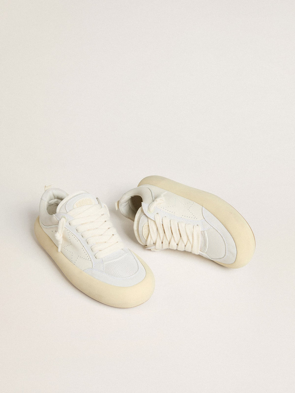 Golden Goose Space Star Cube Donna in Pelle Bianca con Stella Traforata