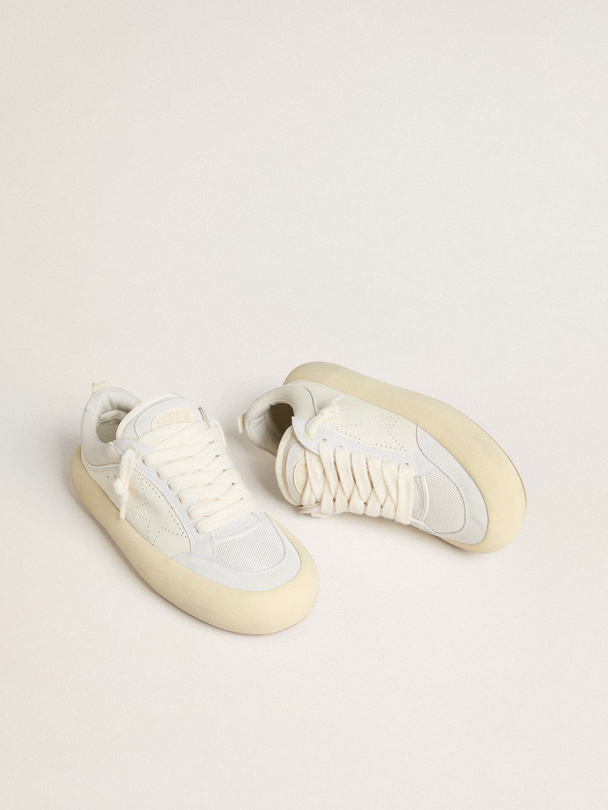 Golden Goose Space Star Cube Donna in Pelle Bianca con Stella Traforata