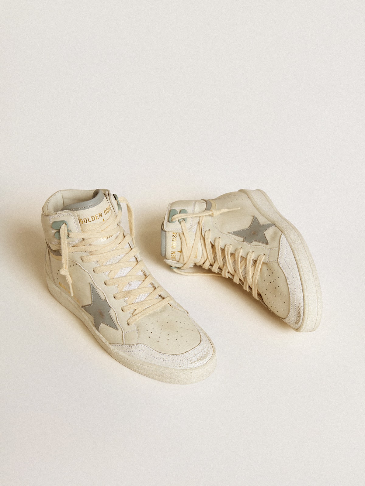 Golden Goose Sky Star Donna in Pelle con Stella in Pelle Azzurra e Talloncino Bianco