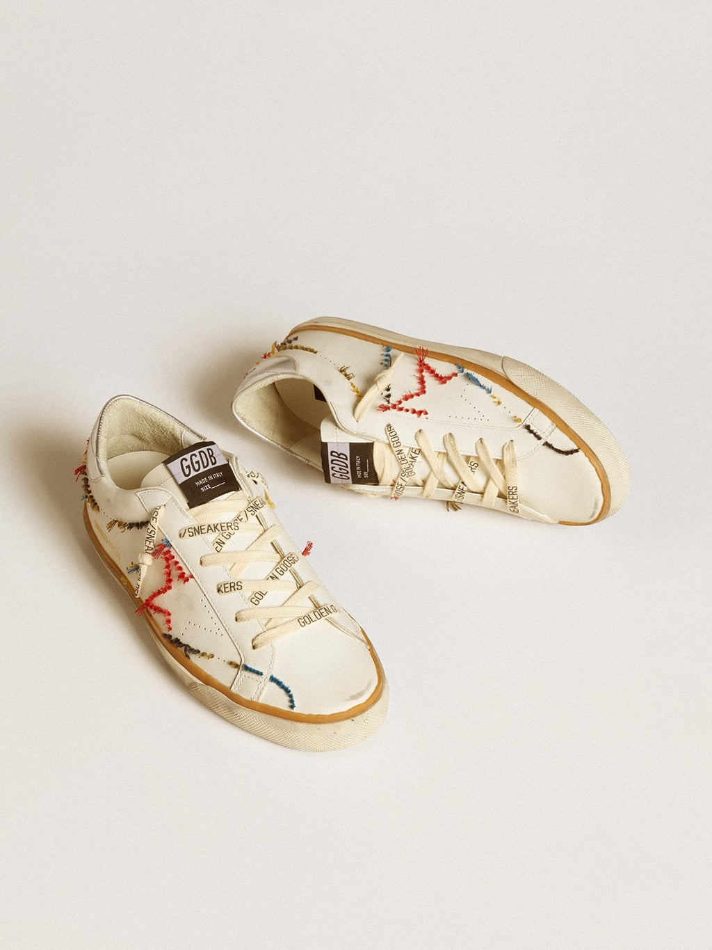Golden Goose Super-Star Donna Ltd con Stella Traforata e Talloncino in Pelle Laminata