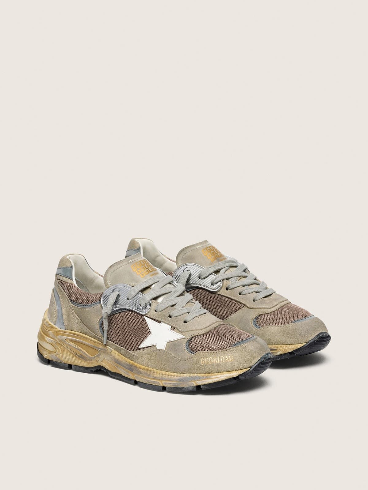 Golden Goose Dad Star Donna in Suede Tortora e Rete Argento con Stella in Pelle Bianca e Talloncino in Suede