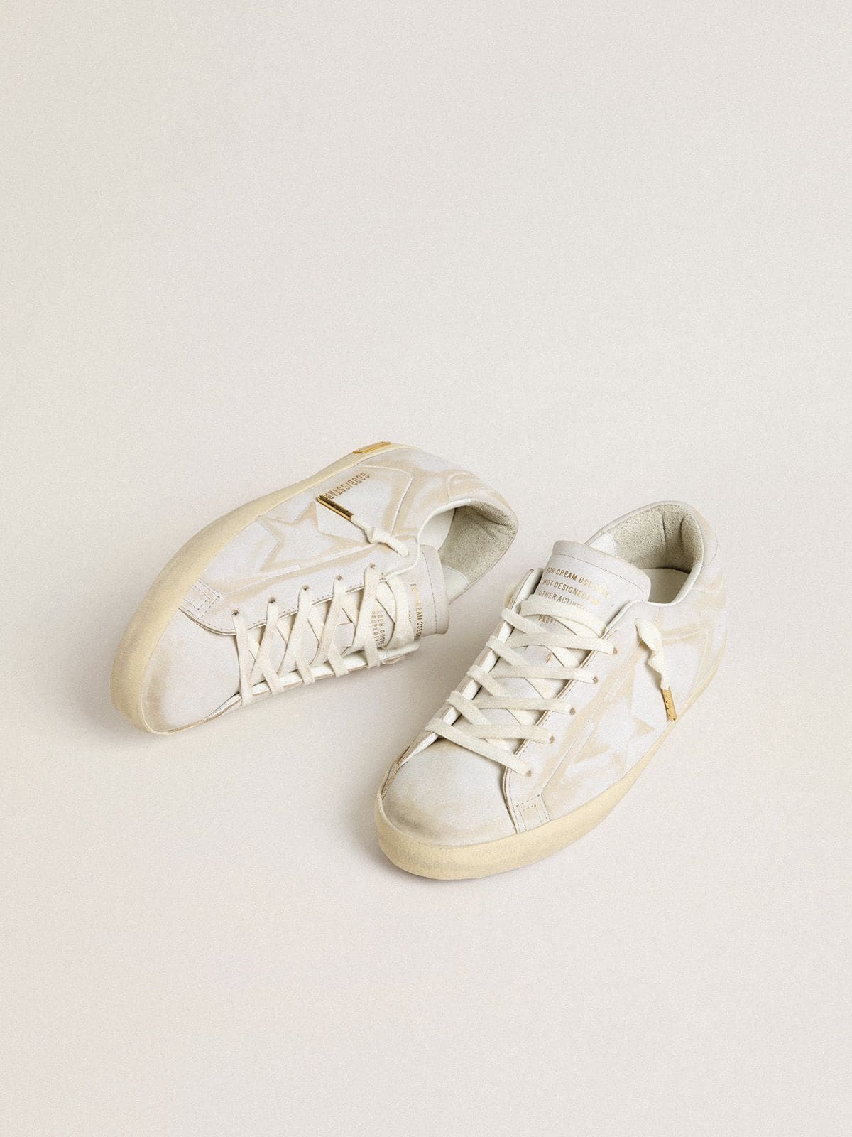 Golden Goose Super-Star Donna con Stella e Talloncino in Pelle Bianca Dall Effetto Lived in
