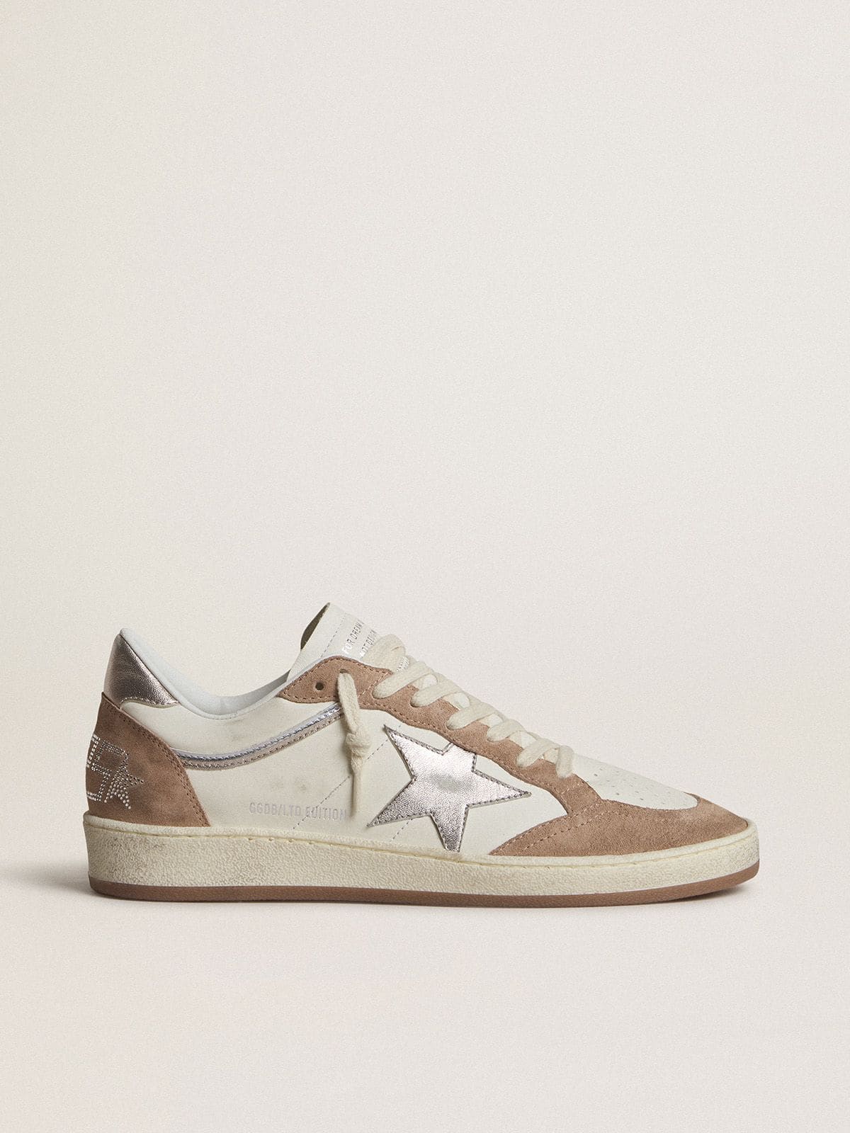 Golden Goose Ball Star Ltd in Nappa Bianca e Suede Rosa Antico con Stella e Talloncino in Pelle Laminata Argento