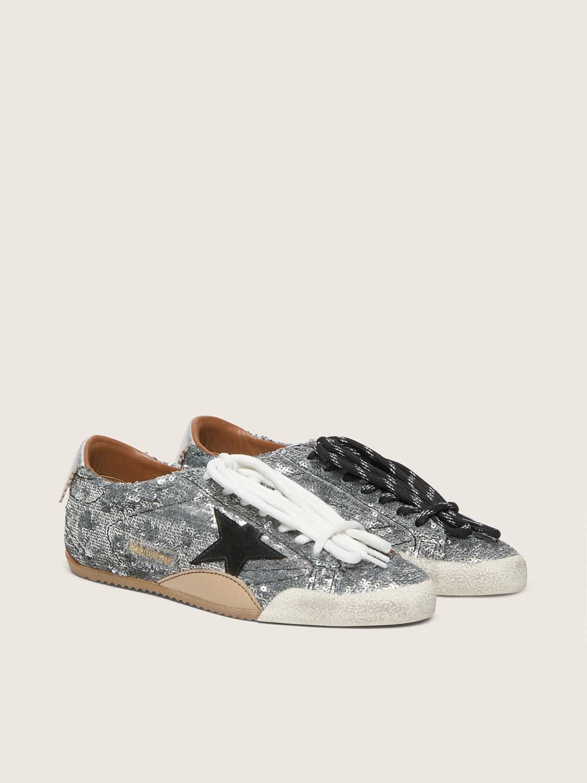 Golden Goose True-Star Donna in Paillettes Argento con Stella Color Nero e Talloncino in Pelle Argento