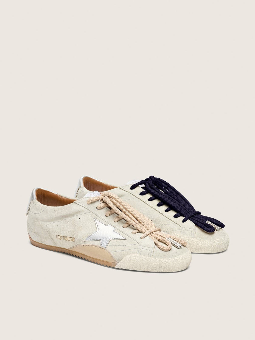 Golden Goose True-Star Donna in Suede Grigio Chiaro con Stella e Talloncino Laminati Argento