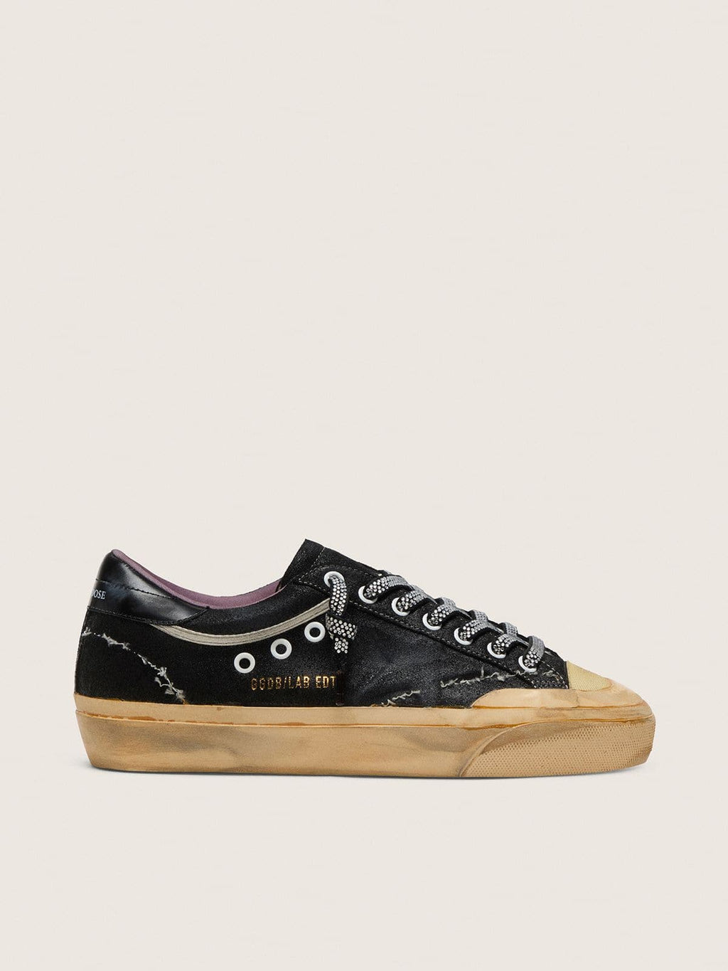 Golden Goose Super-Star Donna Lab in Suede Laminato Nero e Nylon con Stella in Rilievo e Lacci con Cristalli