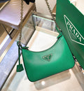 PRADA RE-EDITION 2005 IN RE-NYLON GREEN – Accessorio premium elegante