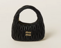 Borsa hobo Wander in nappa matelassé – Accessorio premium elegante
