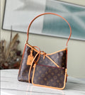 LV CarryAll – Accessorio premium elegante