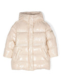 Piumino lungo per bambina Monnalisa beige con cappuccio – Accessorio premium elegante
