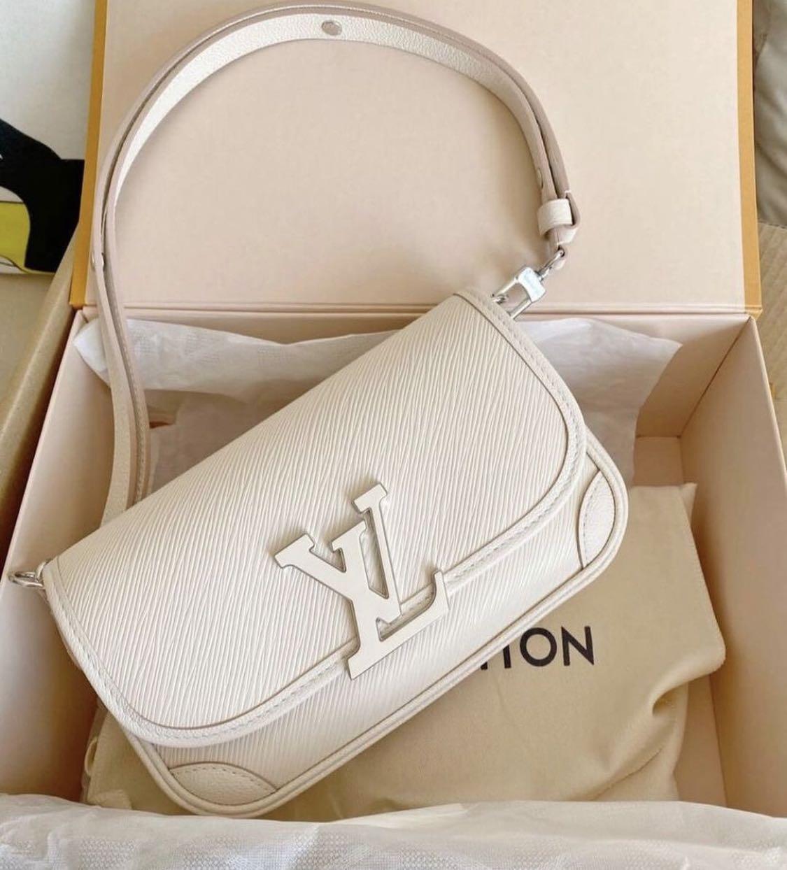 Sac Louis Vuitton Buci – Accessorio premium elegante