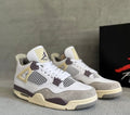 Air Jordan 4 – Accessorio premium elegante