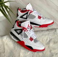 Air Jordan 4 – Accessorio premium elegante