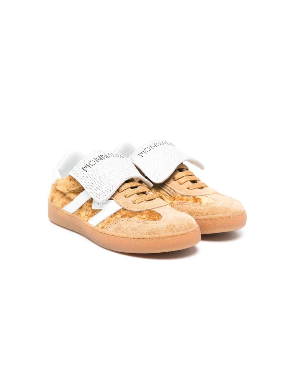 Sneakers per bambina Monnalisa marrone con logo di strass