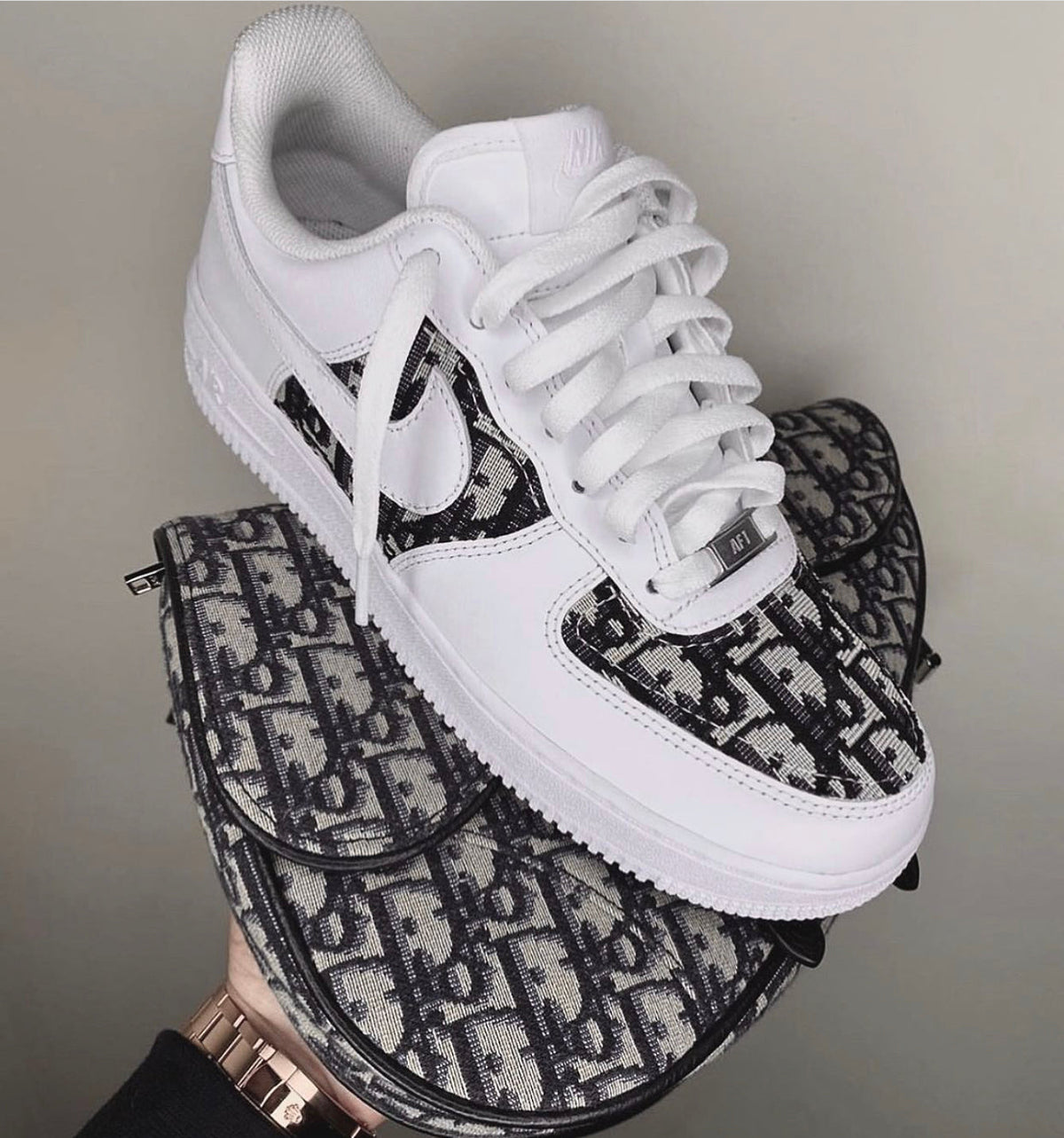 Air Force 1 x Dior – Accessorio premium elegante