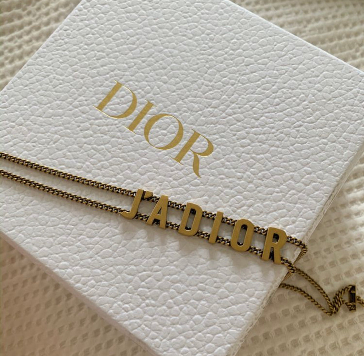 Choker Dior – Accessorio premium elegante