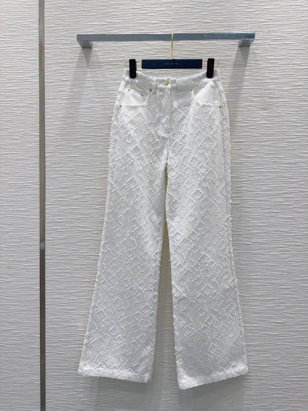 LV 25S Metal Pants Zipper Pants White Cotton – Accessorio premium elegante