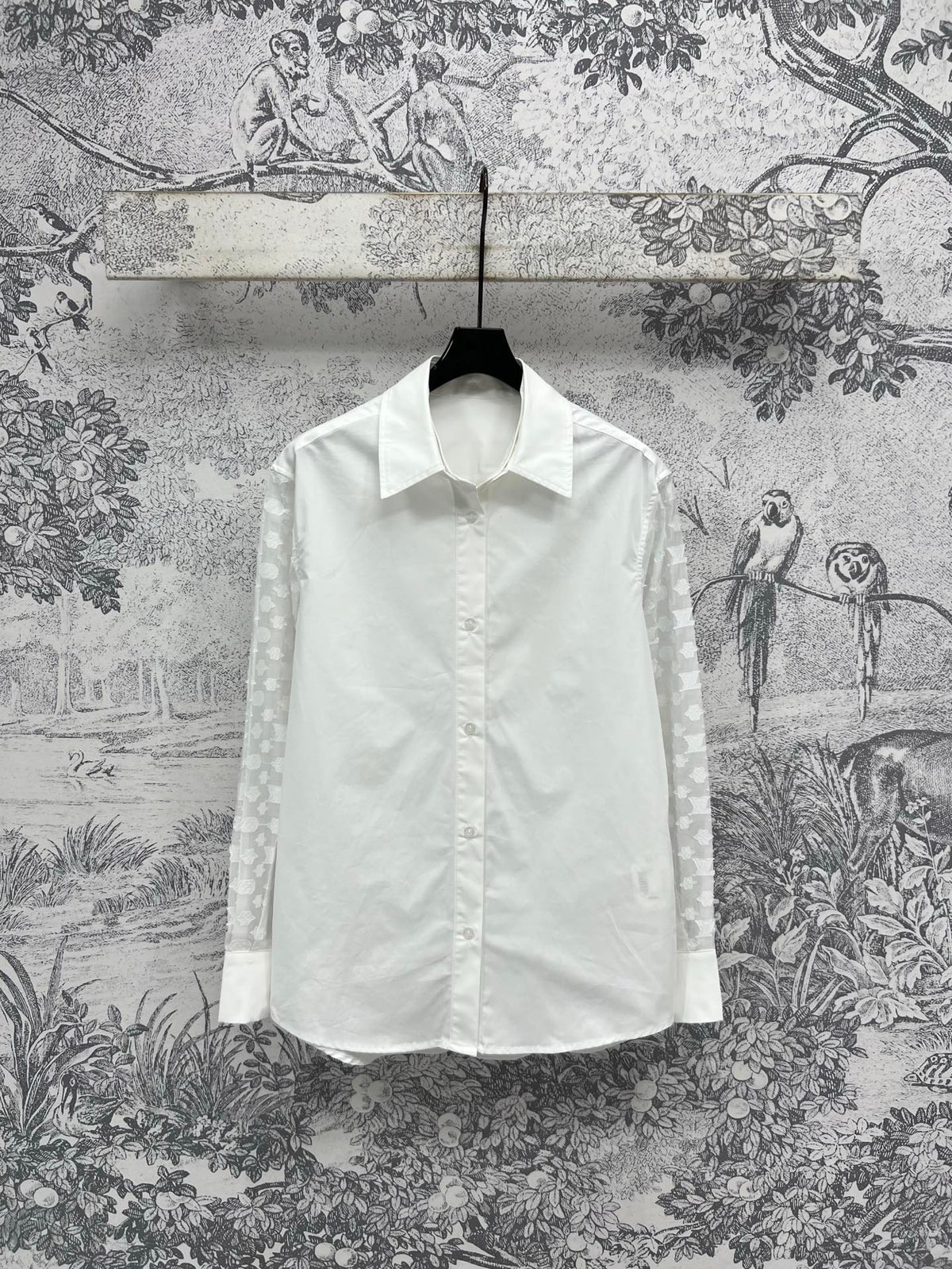 LV 25 Splicing Perspective Jacquard Monogram Sleeve Shirt White Cotton – Accessorio premium elegante